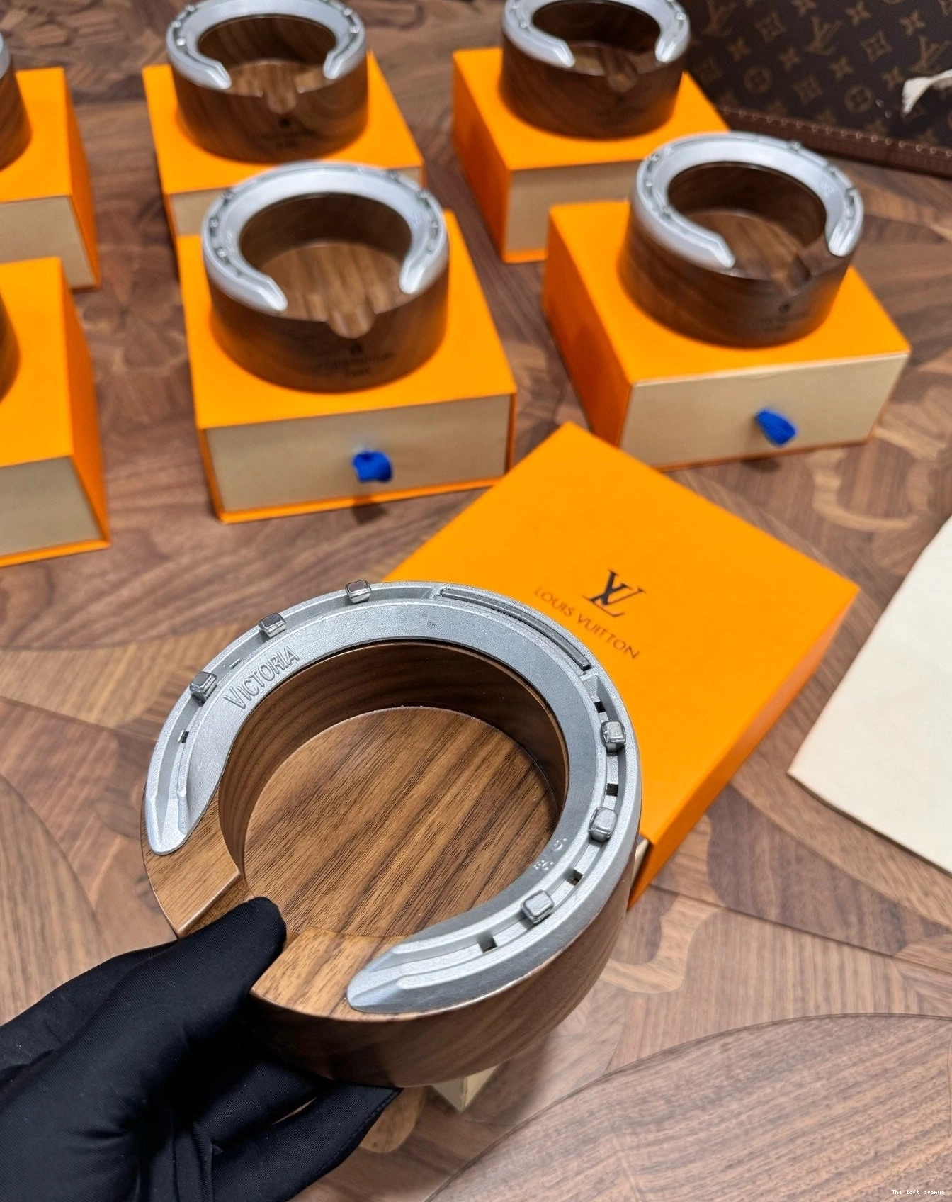 HORSESHOE LV CUSTOM ASHTRAY 0808
